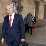 El ex consejero de Innovación Francisco Vallejo, en los juzgados sevillanos