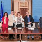 Díaz y Montero, ayer en San Telmo con los representantes de UGT, CC OO y CSIF