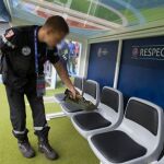 La policía inspeccional el Stade de France