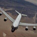 Imagen de un avión de reconocimiento RC-135 como el que habría sido interceptado hoy sobre el Báltico.