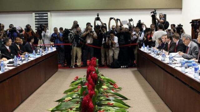 Imagen de archivo de la primera reunión EEUU-Cuba tras el anuncio del restablecimiento de sus relaciones diplomáticas