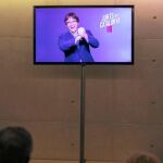 Carles Puigdemont, durante un vídeo de su campaña «televisiva» desde Bruselas proyectada en Gerona