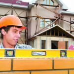 La mayoría de los desempleados de la construcción tiene un nivel de estudios básico