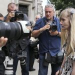 Connie Yates, la madre de Charlie Gard, a la entrada del tribunal