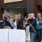 Los consejeros de Cultura y Turismo, María Josefa García Cirac, y de Sanidad, Antonio María Sáez, asisten al VII Maratón Musical Solidario de la OSCyL