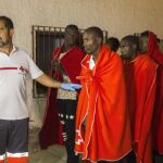 Inmigrantes llegan al puerto de Motril