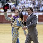 El Juli y el ganadero de Daniel Ruiz dando la vuelta al ruedo en la Plaza de Toros de Valladolid