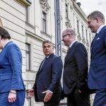 Ewa Kopacz, de Polonia, junto al húngaro Viktor Orbán, seguido de Sobotka (República Checa) y Robert Fico (Eslovaquia)