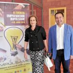 Consuelo García Píriz, junto al alcalde Ricardo Sánchez