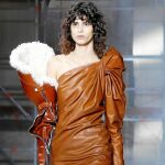 La firma encabezada por Vaccarello impregnó París de una esencia «punk»