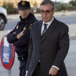 Diego Torres a su llegada esta mañana a la Escuela Balear de la Administración Pública (EBAP), donde se celebra el juicio por el «caso Nóos»