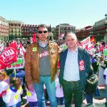 Los líderes sindicales Ángel Hernández, de CCOO; y Faustino Temprano, de UGT, tras finalizar la movilización de Valladolid