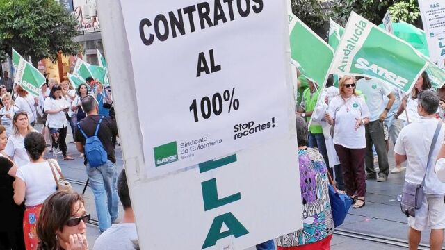 Manifestación de médicos y enfermeros en Sevilla contra los recortes