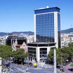 Colau consiguió parar el hotel en la antigua sede del Deutsche Bank en la frontera del barrio de Gracia.