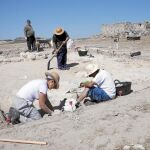 El equipo trabaja en el pueblo de Driebes a unas altísimas temperaturas.