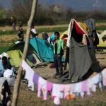 Miles de refugiados malviven en Idomeni.