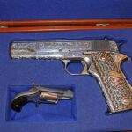 Geller aún conserva el arma que le dieron en México