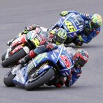 Viñales, en un momento de la carrera de ayer. Márquez ya se había caído