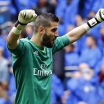 Kiko Casilla celebra el gol de Cristiano Ronaldo durante el partido correspondiente a la trigésimo séptima jornada de Liga, contra el Valencia, en el estadio Santiago Bernabéu.