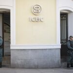 Fotografía de archivo, tomada el 17/02/2016, durante un registro en la sede del banco chino ICBC en Madrid