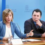 La consejera de Familia e Igualdad de Oportunidades, Alicia García, junto al presidente de Cermi, Francisco Sardón
