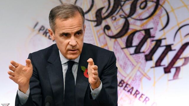 El gobernador del Banco de Inglaterr, Mark Carney, ofrece una rueda de prensa en Londres