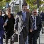 Celia Mayer y Carlos Sánchez Mato han llegado muy sonrientes a los juzgados