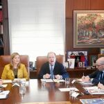 El presidente Herrera y la consejera Pilar del Olmo presiden una reunión con representantes de los sindicatos y las empresas mineras