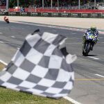 Valentino Rossia su llegada a la meta