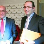 El presidente y vicepresidente de la Diputación de Valladolid, Jesús Julio Carnero y Víctor Alonso