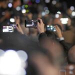 Móviles para fotografiar otro móvil. Los asistentes a la presentación ayer del nuevo G6 de LG no dejaron de tomar instantáneas