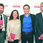 Paco Reyero, delegado de LA RAZÓN en Andalucía; Ada Bernal, directora regional de Relaciones Institucionales de Heineken España; Anxo Pérez y Roger Domingo, director editorial de Alienta