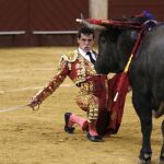 David Galván durante la faena a su segundo de la tarde en una interesante y brava corrida de Victorino Martín, con la que tanto David Galván como Román lograron también un apéndice.