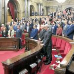 El Parlament expresó ayer su rechazo a los atentados yihadistas en París y Beirut