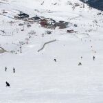 Sierra Nevada se tiñe de blanco y aumenta sus kilómetros esquiables