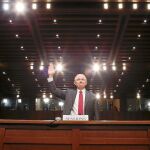 El fiscal general de EE UU, Jeff Sessions, en el momento de jurar su declaracíon ante el Comité de Inteligencia del Senado, ayer