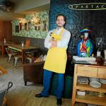 El chef Leo Araujo en su restaurante Apartaco