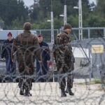 Soldados húngaros en la frontera con Serbia.