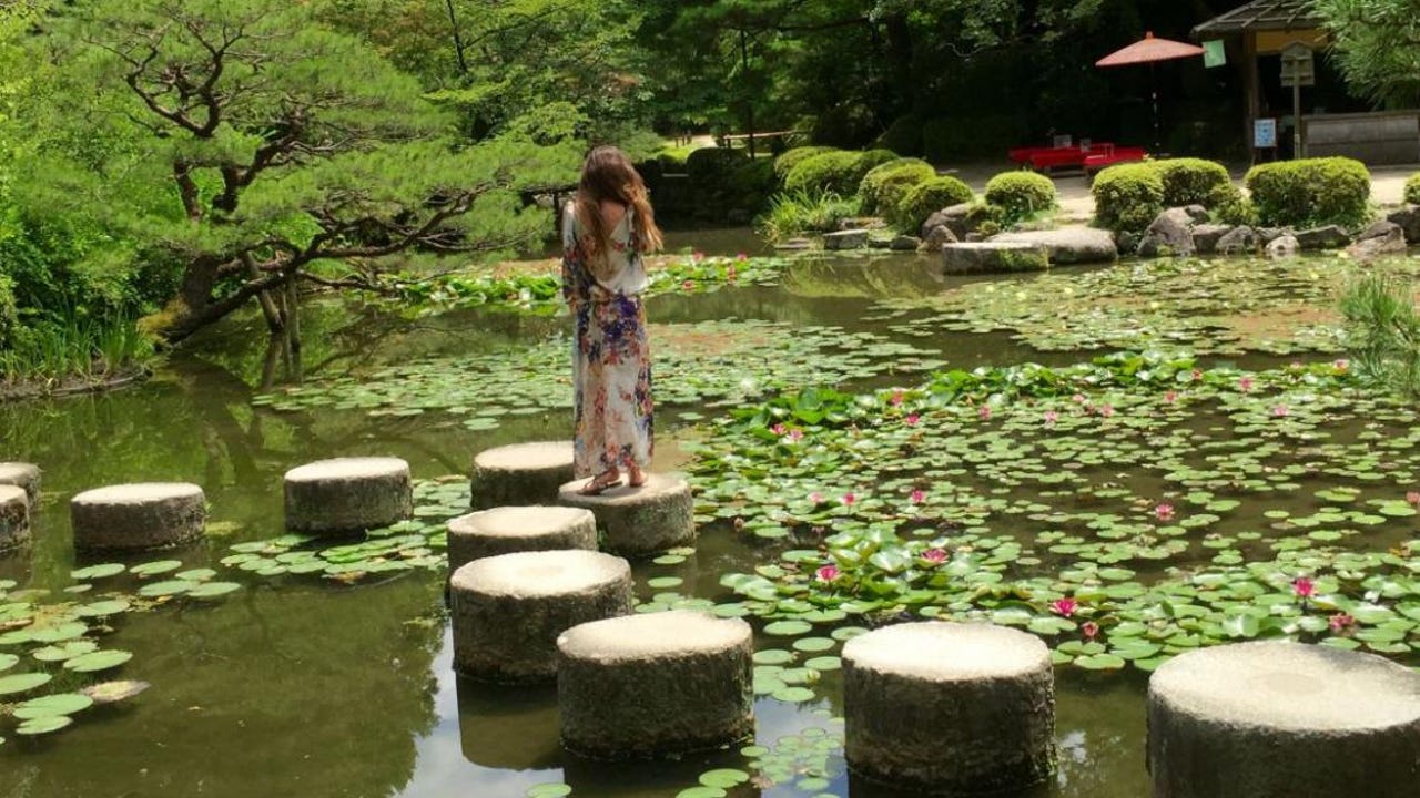 Una famosa ciudad de Japón eleva su impuesto turístico un 900% para evitar colapsar