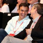 Pedro Sánchez, junto a José Luis Rodríguez Zapatero