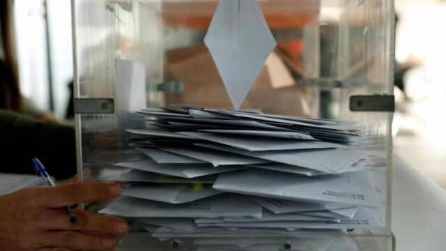 Presenta una denuncia porque fue a votar y su nombre ya estaba tachado
