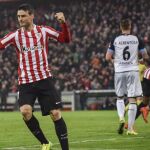 El delantero del Athletic de Bilbao, Aritz Aduriz, celebra su gol ante el Deportivo de La Coruña