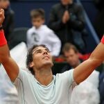 El tenista español Rafael Nadal celebra su victoria en el Trofeo Godó