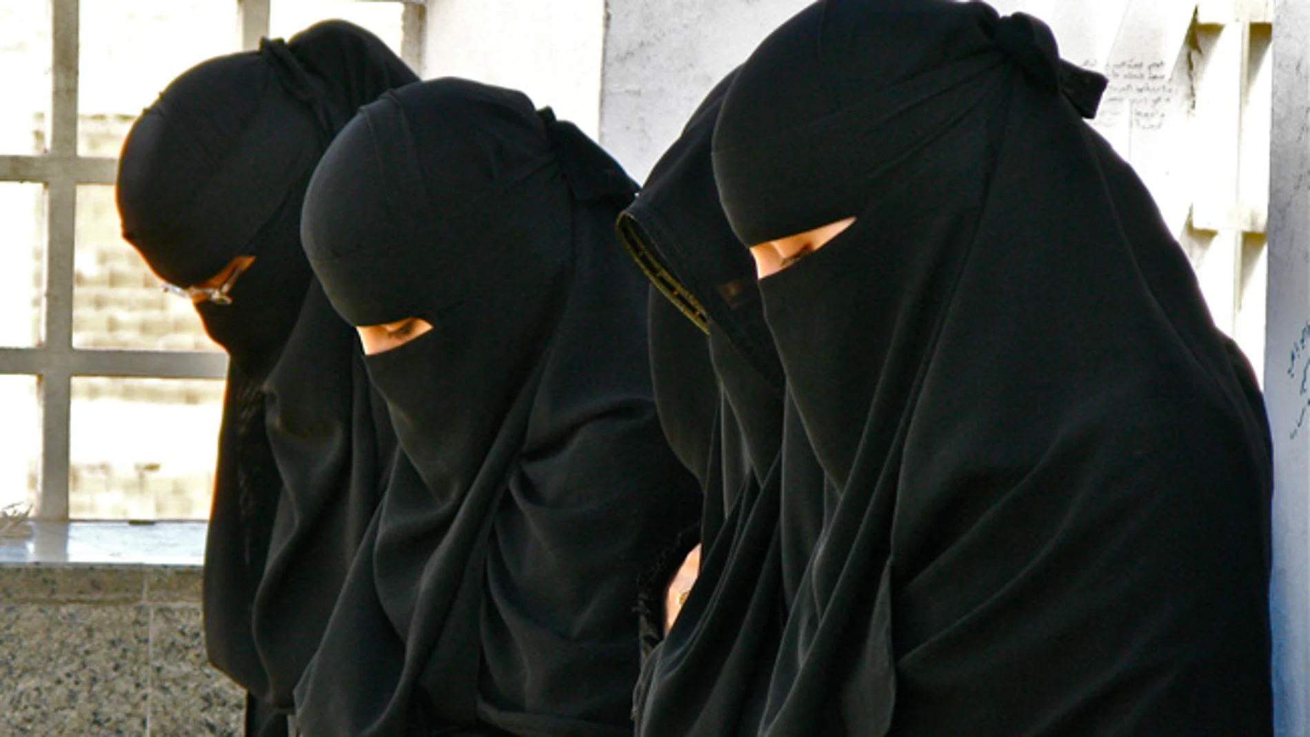 El Estado Islámico pidió en su momento a su red yihadista que buscara mujeres «para casarse en Siria» con los combatientes. Algunas de ellas se alinearon con el yihadismo
