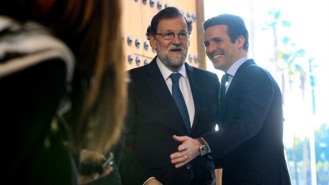 El ex líder del PP Mariano Rajoy y el actual presidente, Pablo Casado, acudieron a la toma de posesión de Moreno Bonilla / Foto: Manuel Olmedo