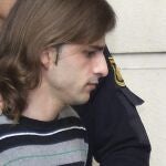 Miguel Carcaño ayer durante su traslado al juzgado