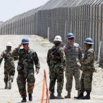 Militares estadounidenses en la frontera con México