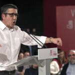 Patxi López, durante su intervención en el mitin de Pedro Sánchez, hoy en Barakaldo.