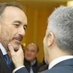 Manuel Marchena y Grande-Marlaska conversan ayer tras una conferencia del ministro del Interior en Madrid