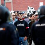 Una de las concentraciones rodeando el Congreso de los Diputados en 2016